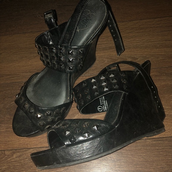 Studded black wedge - Picture 1 of 2